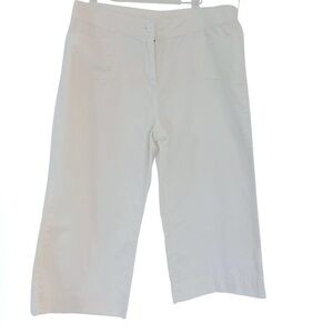 Woolrich Women's white wide 4 pocket relaxed fit  cropped size 12